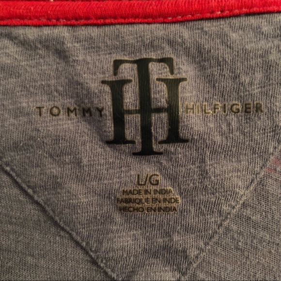 Tommy Hilfiger T-shirt - Picture 2 of 4